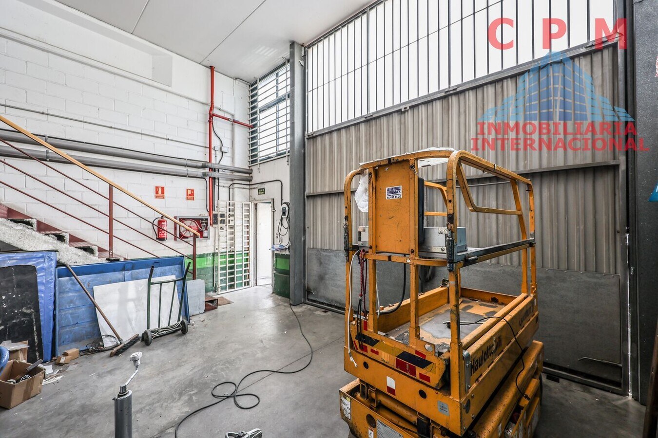 Madrid, MAD 28021 - Unit Puerta 23, Esc. B -  - Interior Photo - Image 2 of 18
