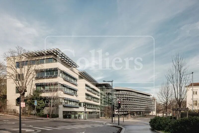 Office in Lyon for sale Building Photo- Image 1 of 34