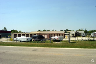 676 Anita Ave, Antioch, IL for sale Primary Photo- Image 1 of 6