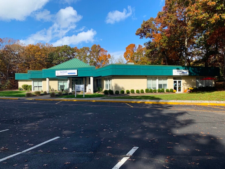 271 Route 25A, Wading River, NY to rent - Building Photo - Image 3 of 25