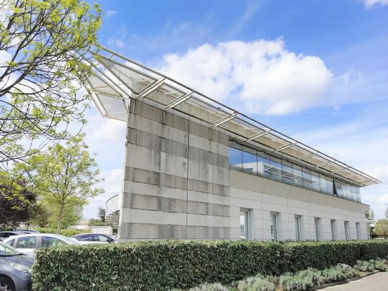 13 Rue Edison, Bron for sale - Building Photo - Image 3 of 9