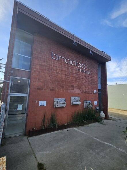 5350 Venice Blvd, Los Angeles, CA for sale - Building Photo - Image 3 of 36