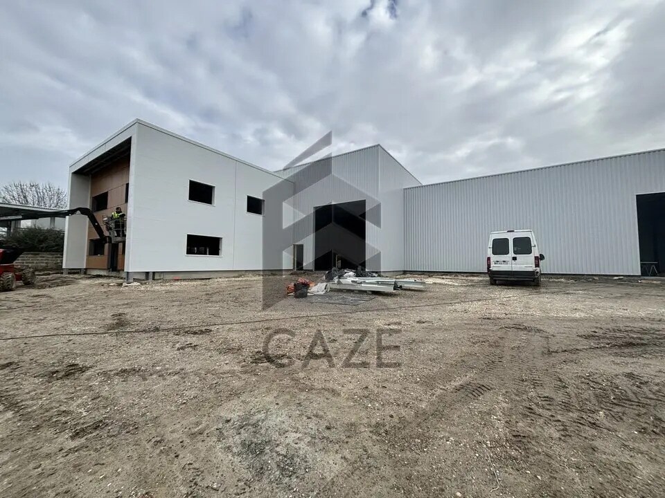 Industrial in Bassens to rent Building Photo- Image 1 of 7