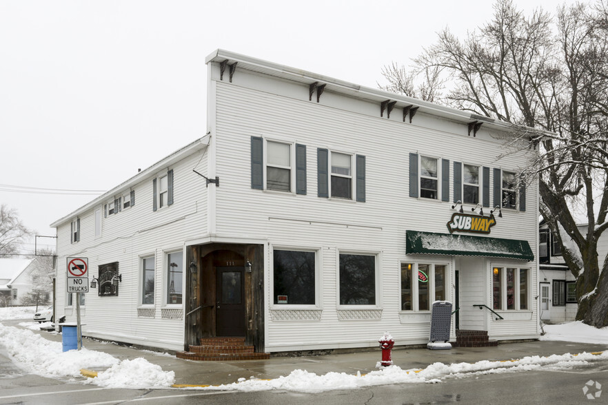 111 E Rhine St, Elkhart Lake, WI for sale - Primary Photo - Image 1 of 1