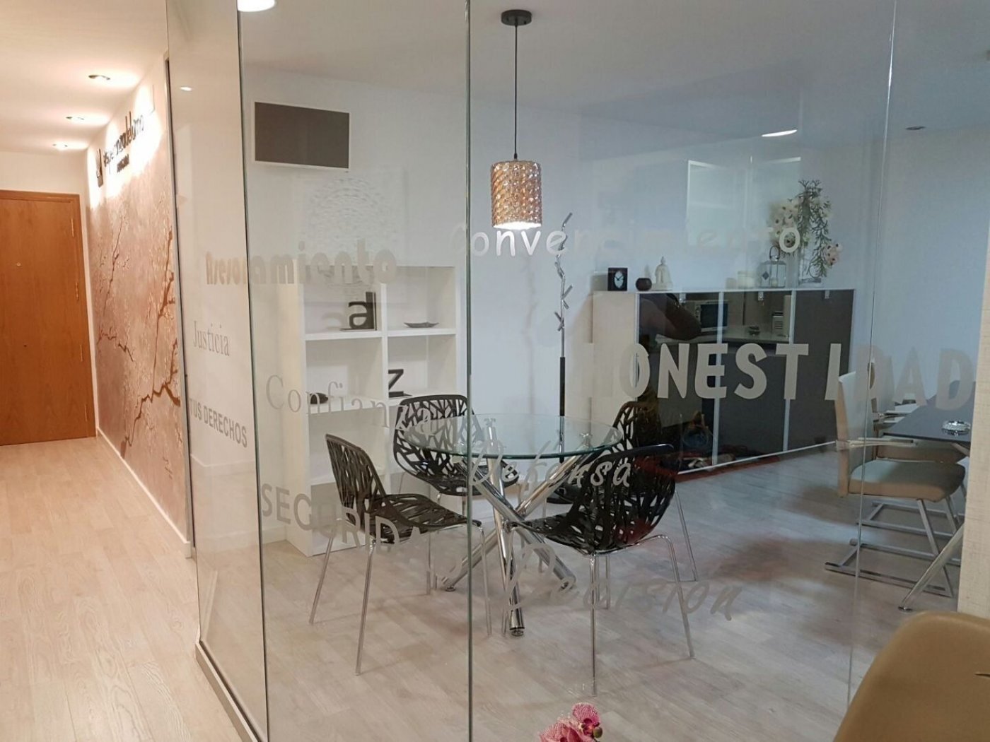 Office in Elche, Alicante for sale Interior Photo- Image 1 of 8
