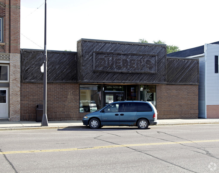 211 W Main St, Arlington, MN for rent - Primary Photo - Image 1 of 2