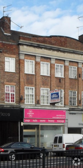 35-57 Market Pl, London to rent - Building Photo - Image 2 of 8