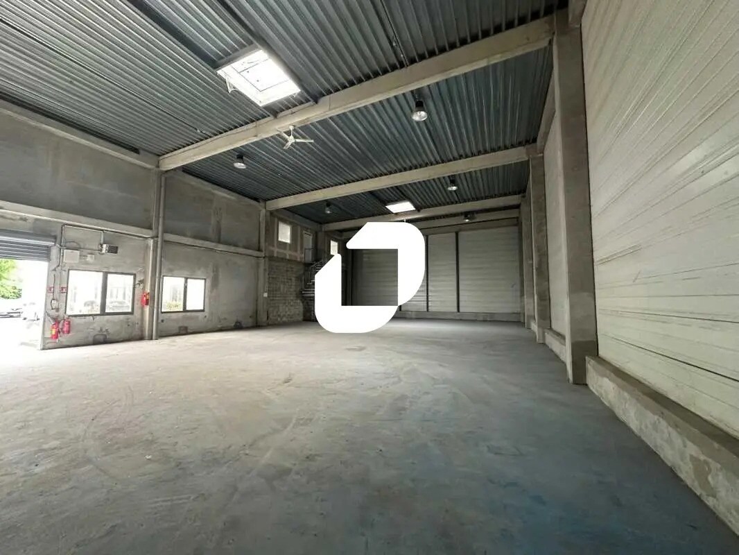 Light Industrial in Argenteuil to rent Interior Photo- Image 1 of 35