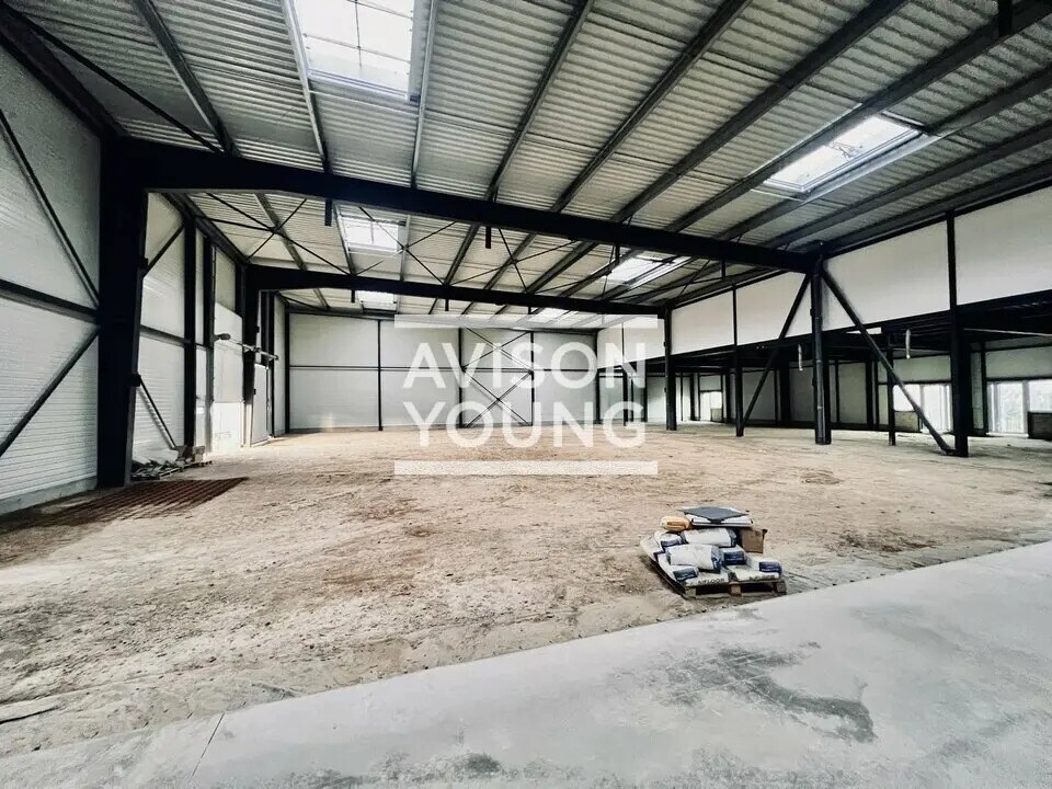 Vente Local d'activités 880 m² - Photo 1