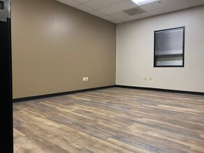 3901 SE Naef Rd, Portland, OR to rent Interior Photo- Image 2 of 8