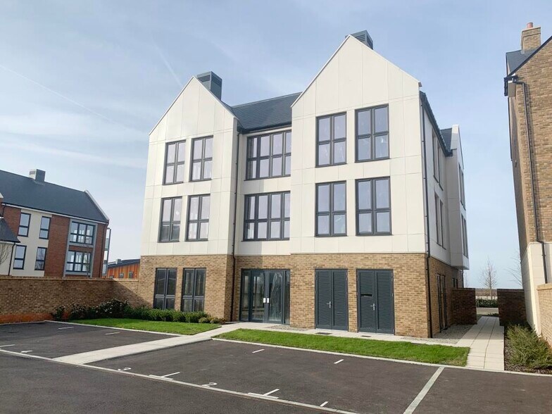 Brambling Ave, Ashford to rent - Building Photo - Image 2 of 2