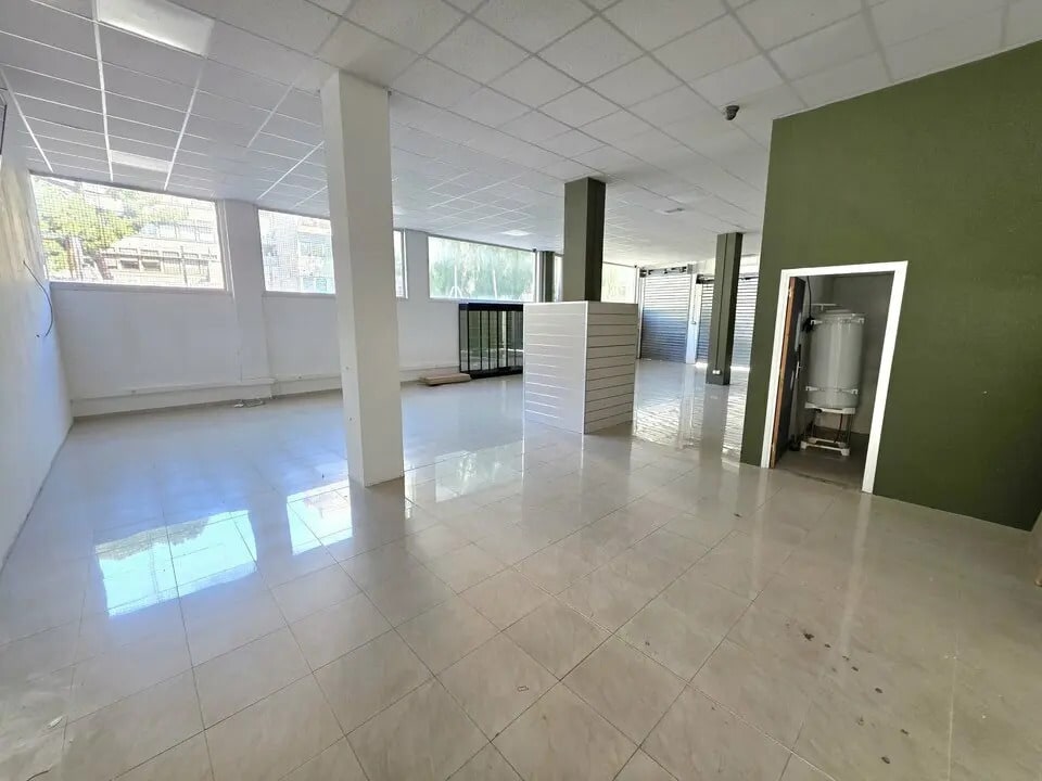Location Commerce 191 m² - Photo 1