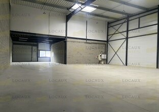 Industrial in Frépillon to rent Interior Photo- Image 1 of 5