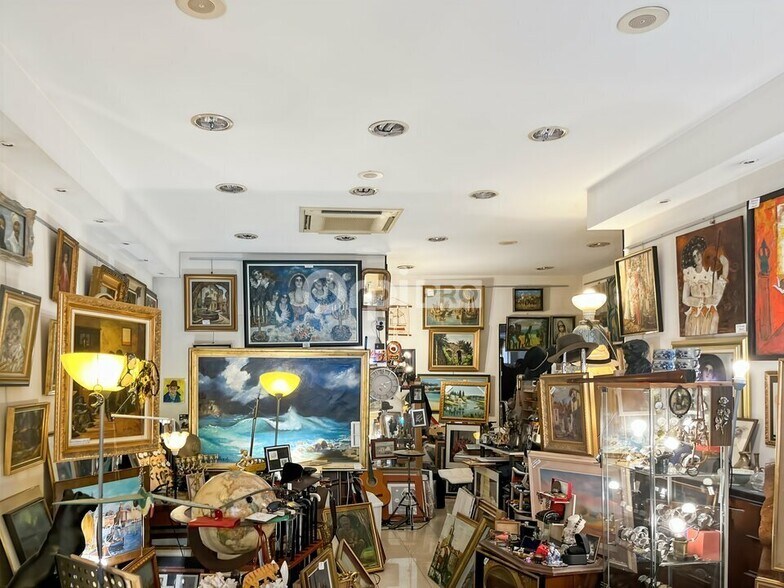Retail in Marseille to rent - Interior Photo - Image 3 of 4