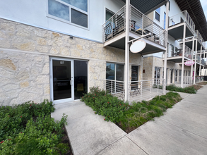 1010 S Flores St, San Antonio, TX for rent Building Photo- Image 1 of 5