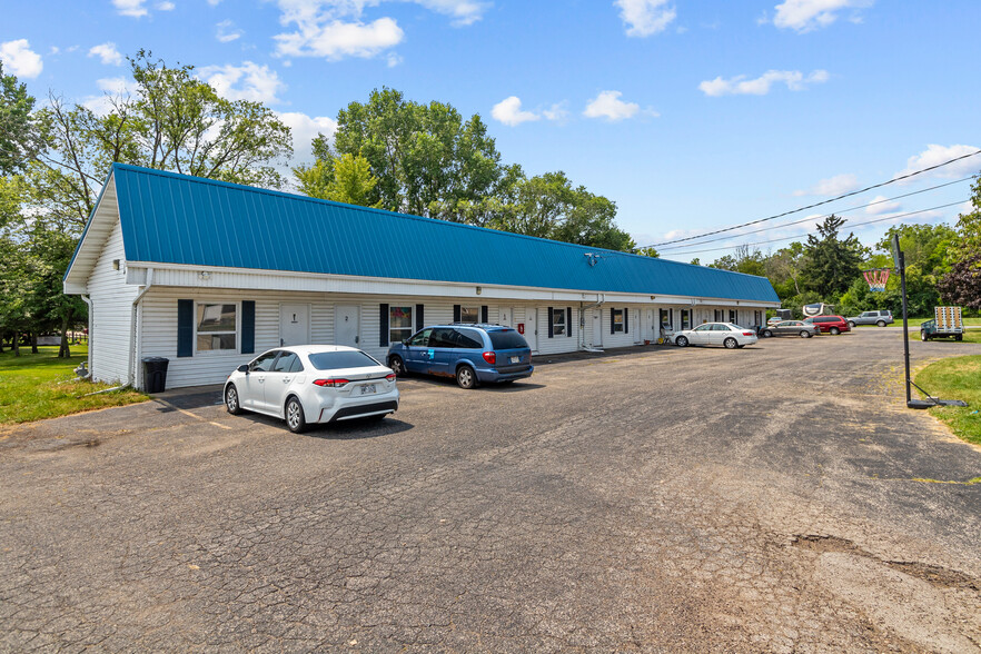 934 E Main St, Omro, WI for sale - Building Photo - Image 3 of 5