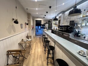 Retail in Badalona, Barcelona to rent Interior Photo- Image 1 of 5