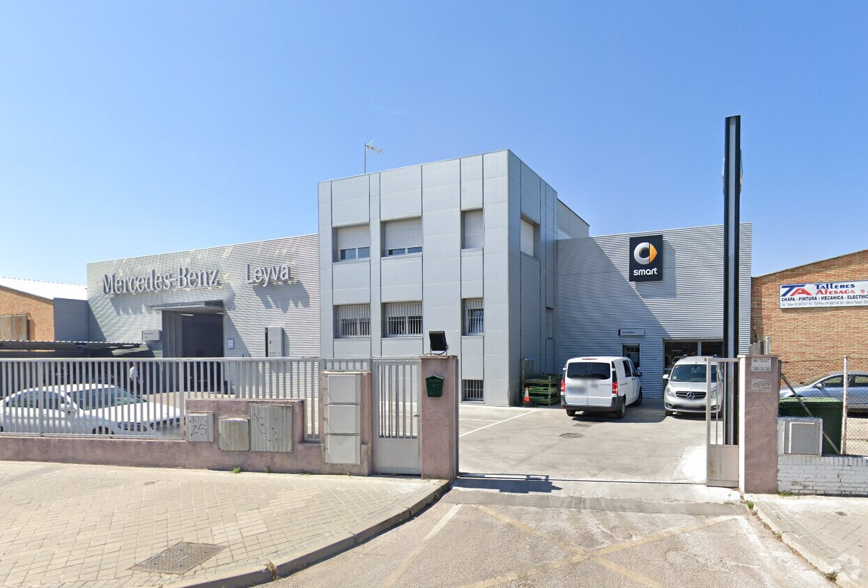 Calle Moraleja de Enmedio, 10, Móstoles, Madrid to rent Primary Photo- Image 1 of 2