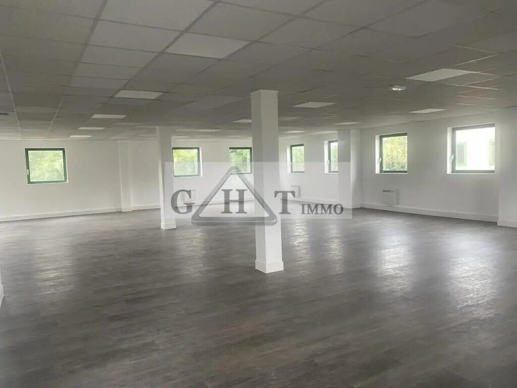 Location Bureaux 188 m² - Photo 1