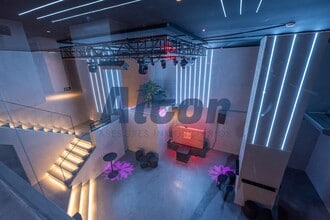 Retail in Madrid, Madrid to rent Interior Photo- Image 1 of 7