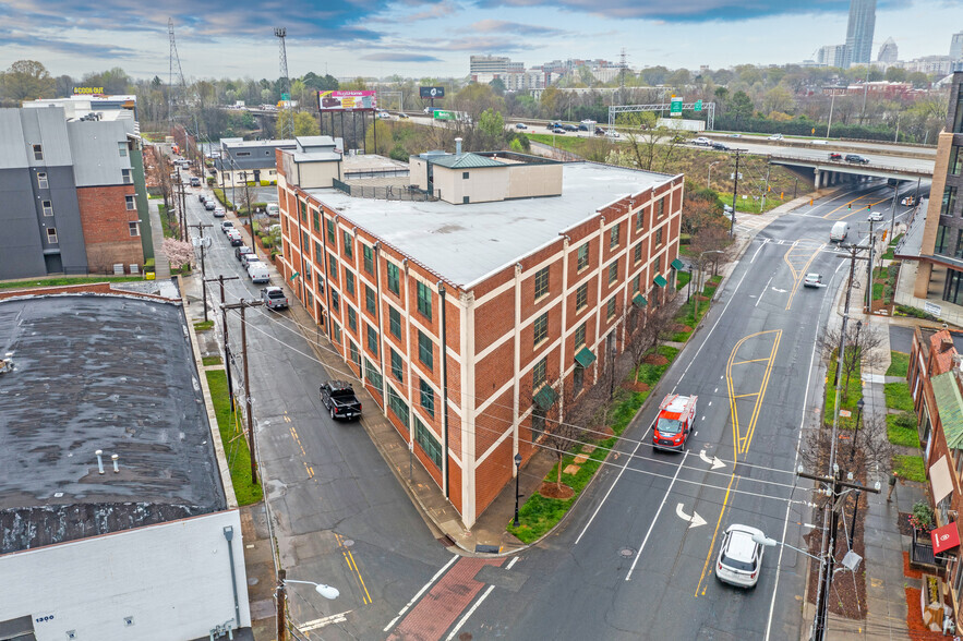 1230 W Morehead St, Charlotte, NC for sale - Aerial - Image 3 of 34