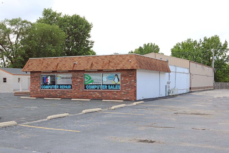 5711 N Illinois St, Fairview Heights, IL for sale - Building Photo - Image 1 of 1