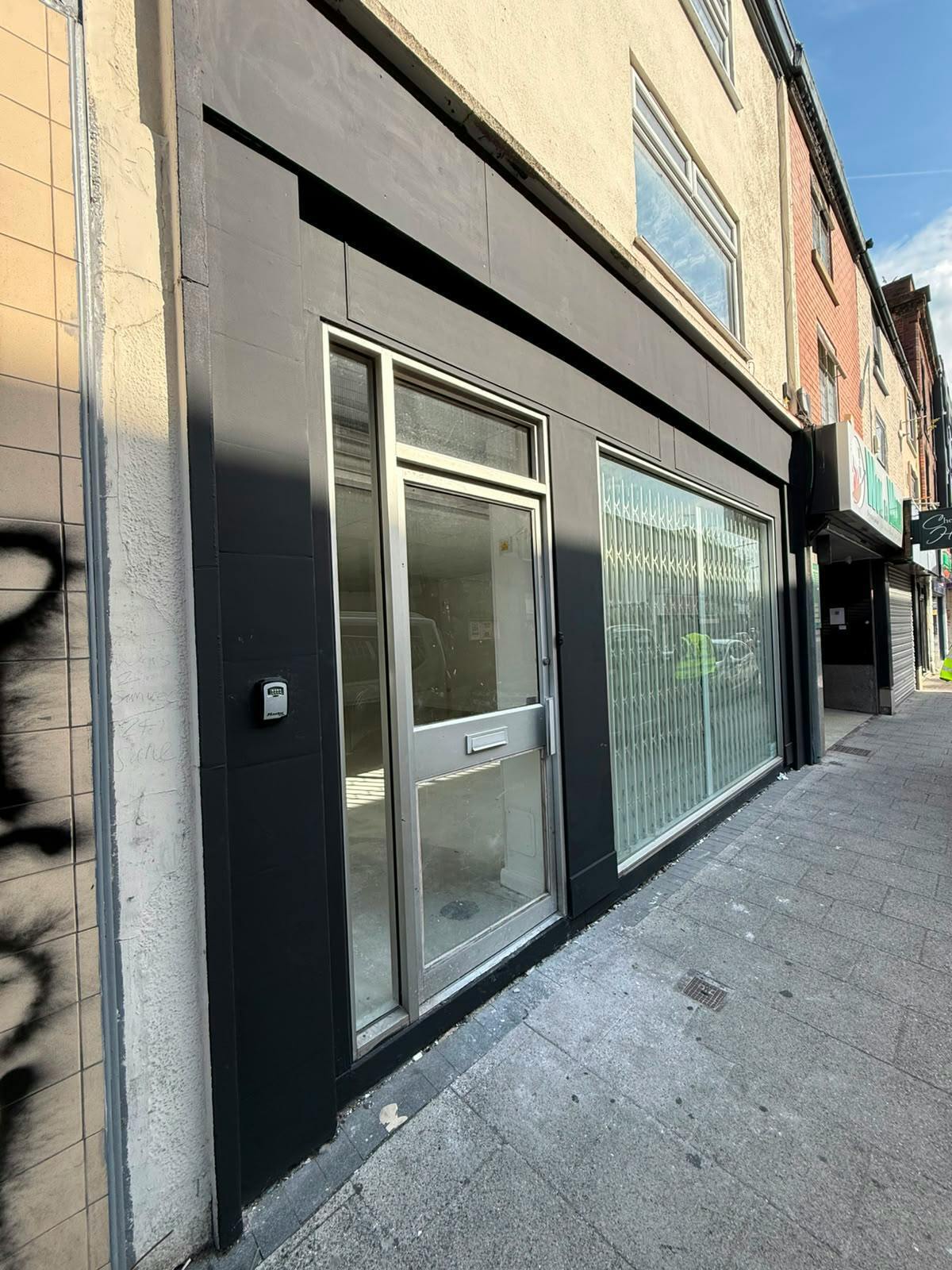 26 Princes St, Stockport to rent Building Photo- Image 1 of 5