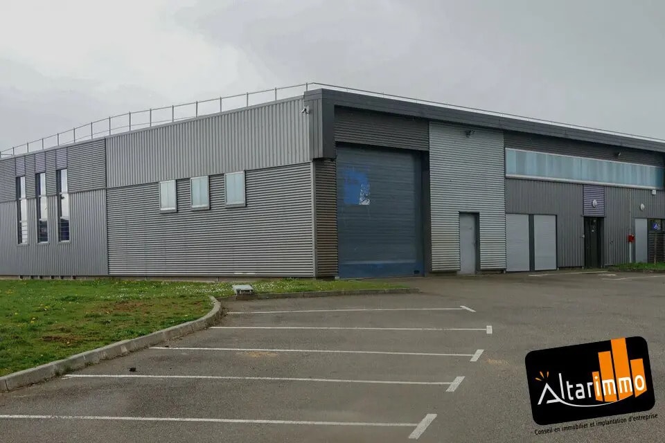 Location Local d'activités 469 m² - Photo 1