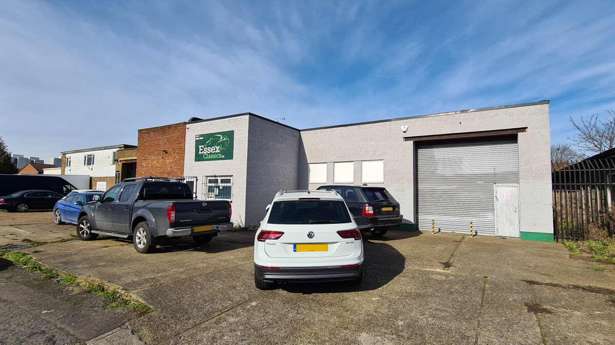 Curzon Dr, Grays for sale Building Photo- Image 1 of 1