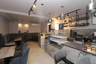 157 Kirkdale, London to rent Interior Photo- Image 2 of 7