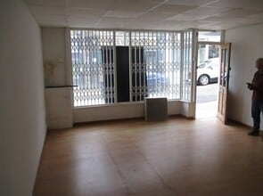 8-10 High St, Yeadon to rent Interior Photo- Image 1 of 2