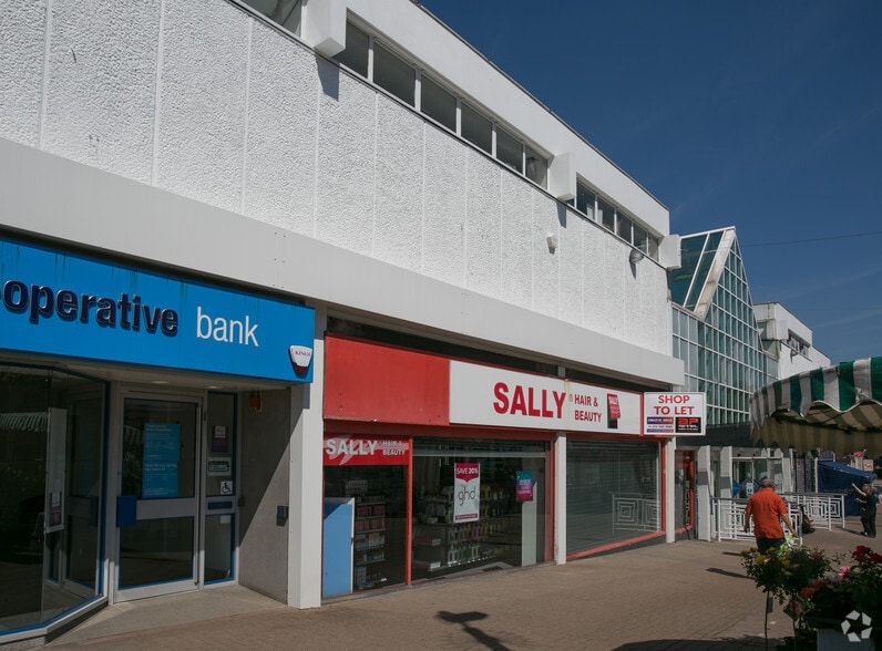 Hagley Mall, Halesowen to rent - Building Photo - Image 3 of 47