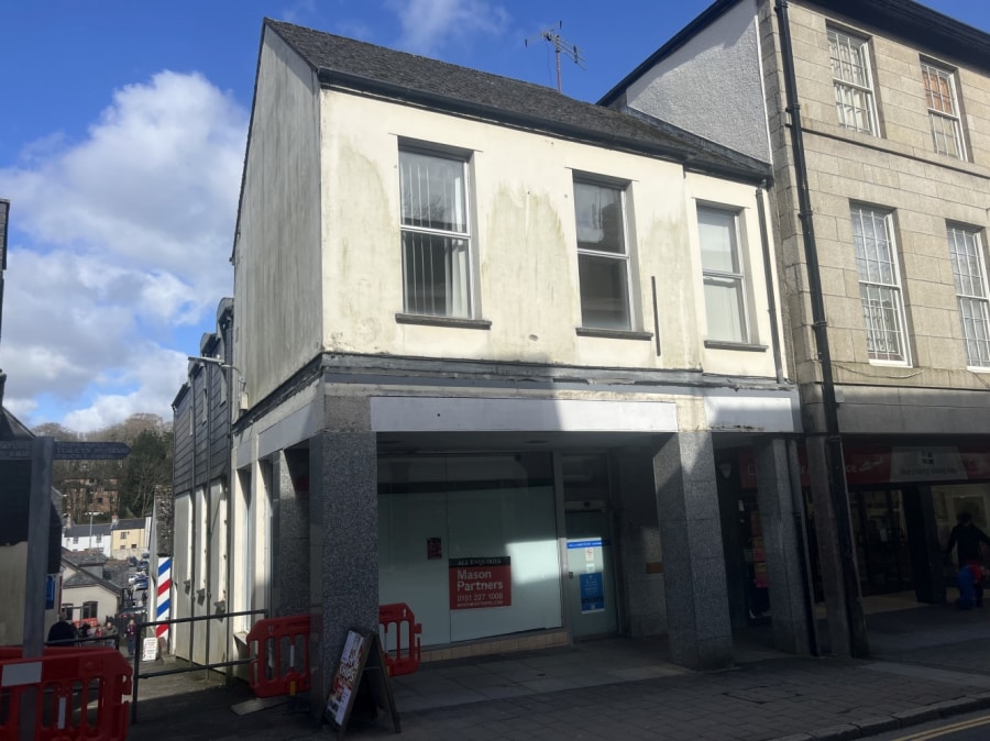 25 Fore St, Bodmin to rent Primary Photo- Image 1 of 2