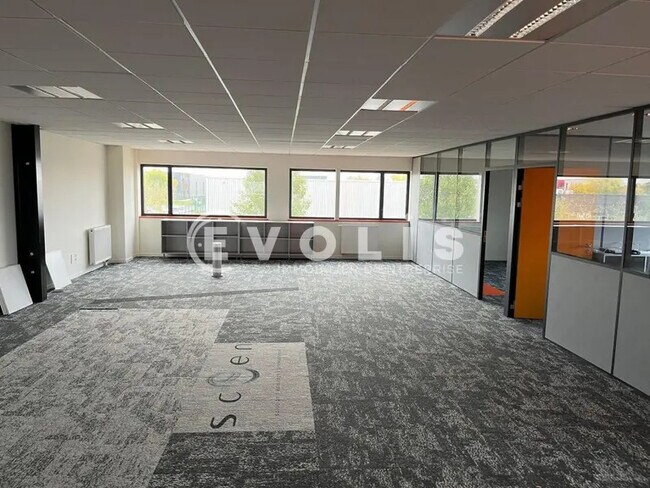 Location Bureaux 548 m²