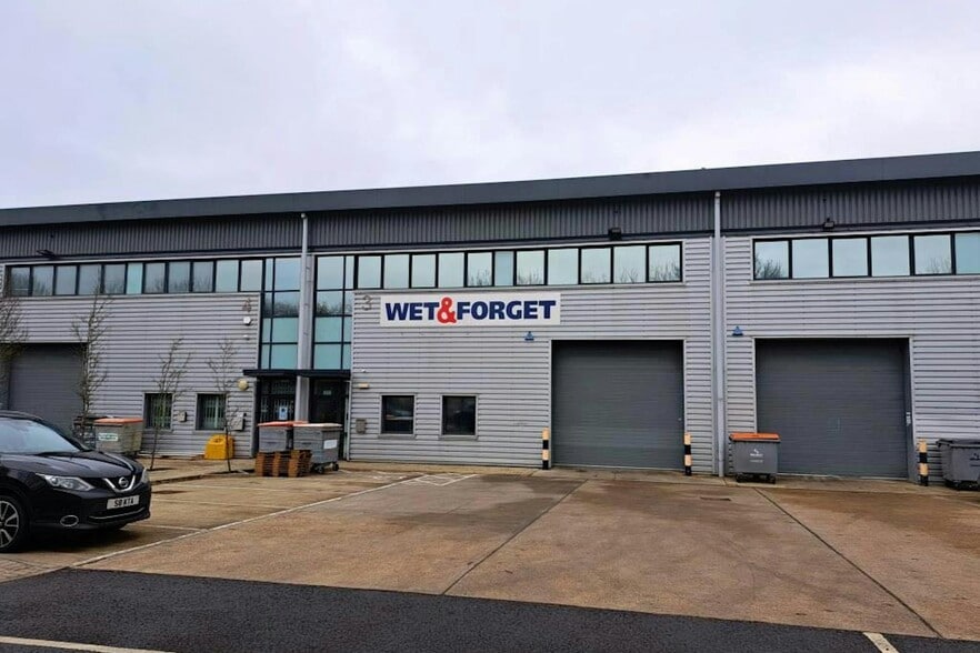 9 Greywell Rd, Basingstoke to rent - Building Photo - Image 3 of 3