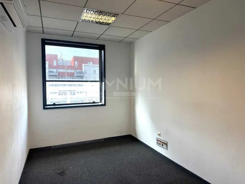 Office in Meyzieu to rent - Interior Photo - Image 3 of 5