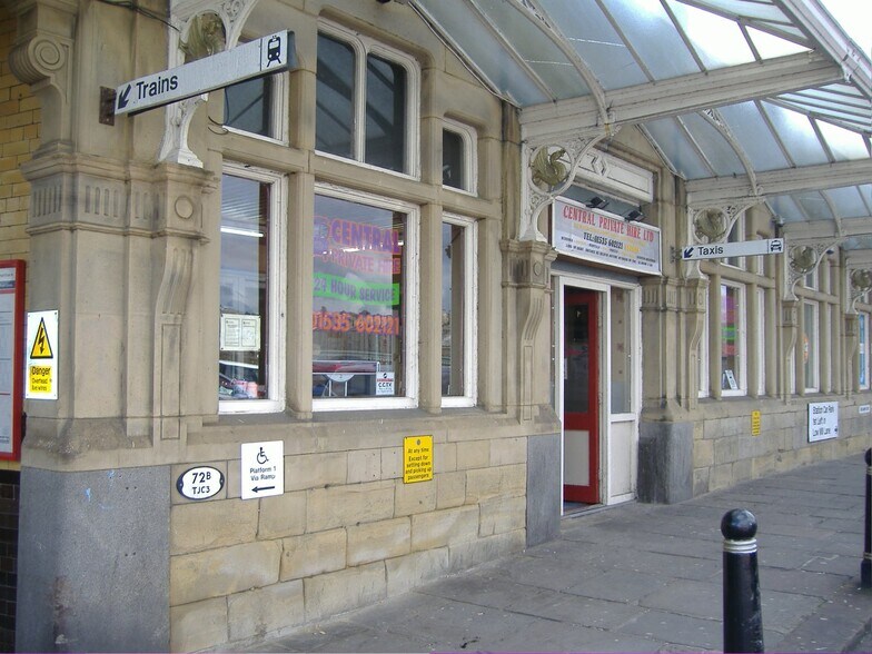 Station Bridge, Keighley for sale - Primary Photo - Image 1 of 1