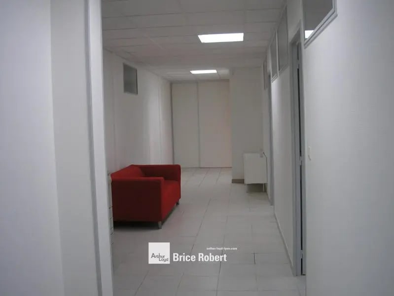 5 Avenue Lionel Terray, Meyzieu for sale Interior Photo- Image 1 of 9