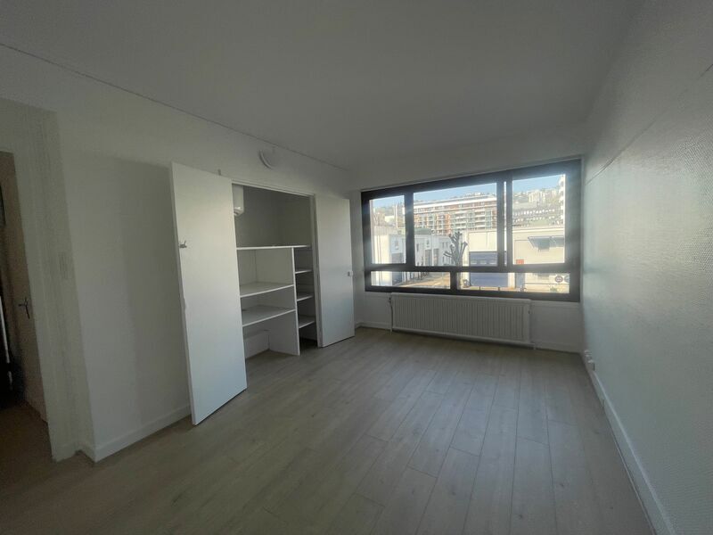 Office in Lyon to rent Interior Photo- Image 1 of 7