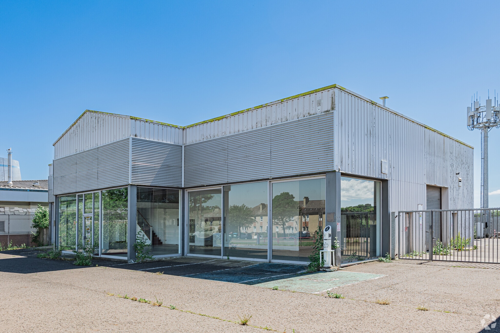 Kingsway E, Dundee to rent Primary Photo- Image 1 of 10