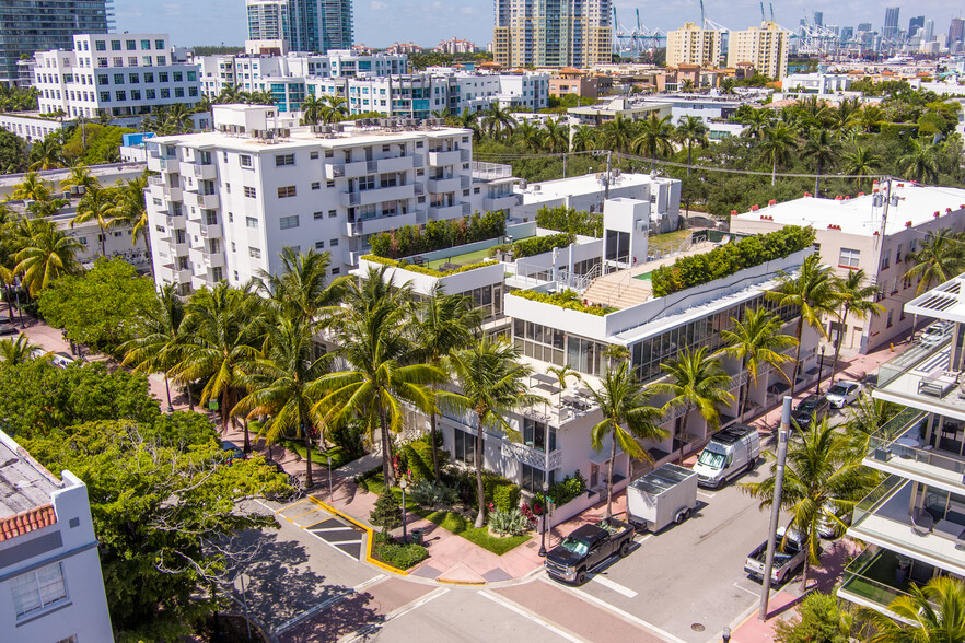 250 Collins Ave, Miami Beach, FL for sale - Primary Photo - Image 1 of 1