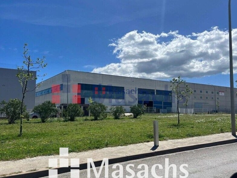 Industrial in Vilamalla, Gerona for sale - Interior Photo - Image 1 of 16