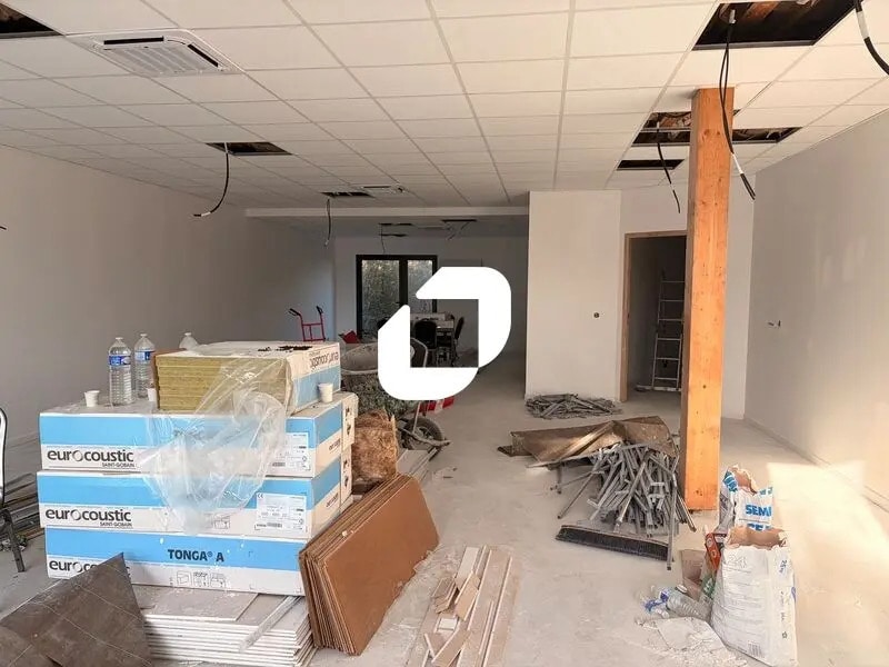 Location Commerce 50 m² - Photo 1