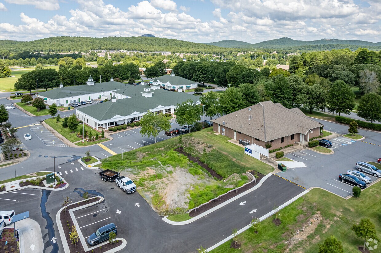 Cantrell Rd, Little Rock, AR to rent Building Photo- Image 1 of 5