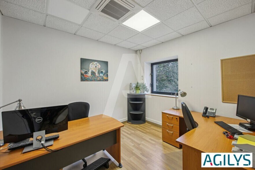 19 Avenue Des Indes, Les Ulis for sale - Interior Photo - Image 3 of 6