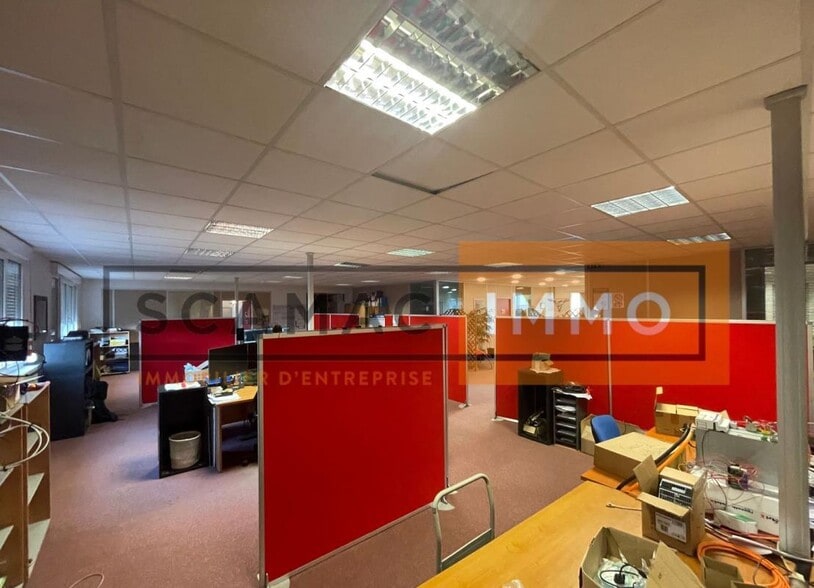 Light Industrial in Quincy-Voisins for sale - Building Photo - Image 3 of 9