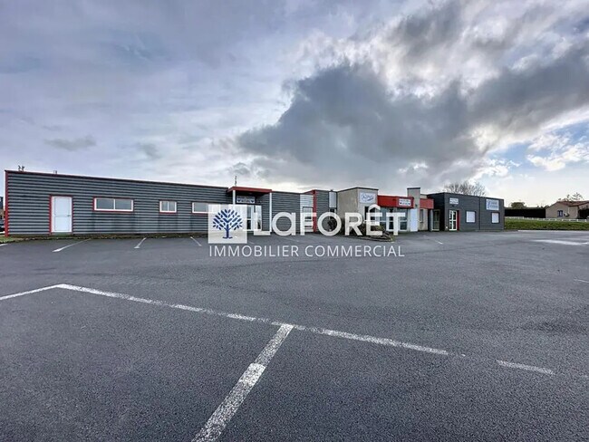 Vente Commerce 672 m²