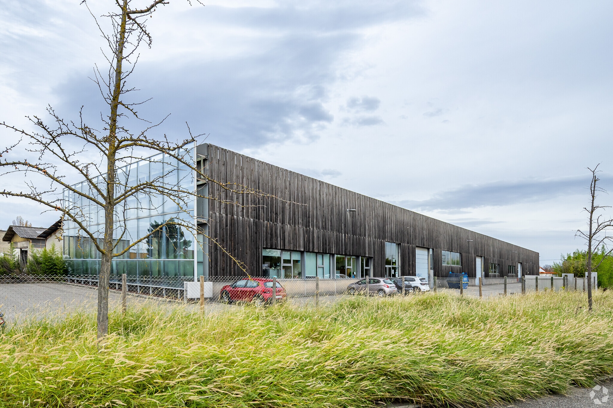 Light Industrial in Saint-Priest to rent Primary Photo- Image 1 of 6