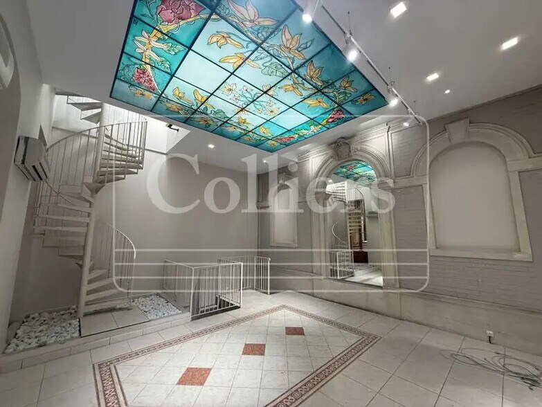 Office in Marseille to rent - Interior Photo - Image 3 of 3