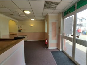 9 Market Pl, Willenhall to rent Interior Photo- Image 2 of 5